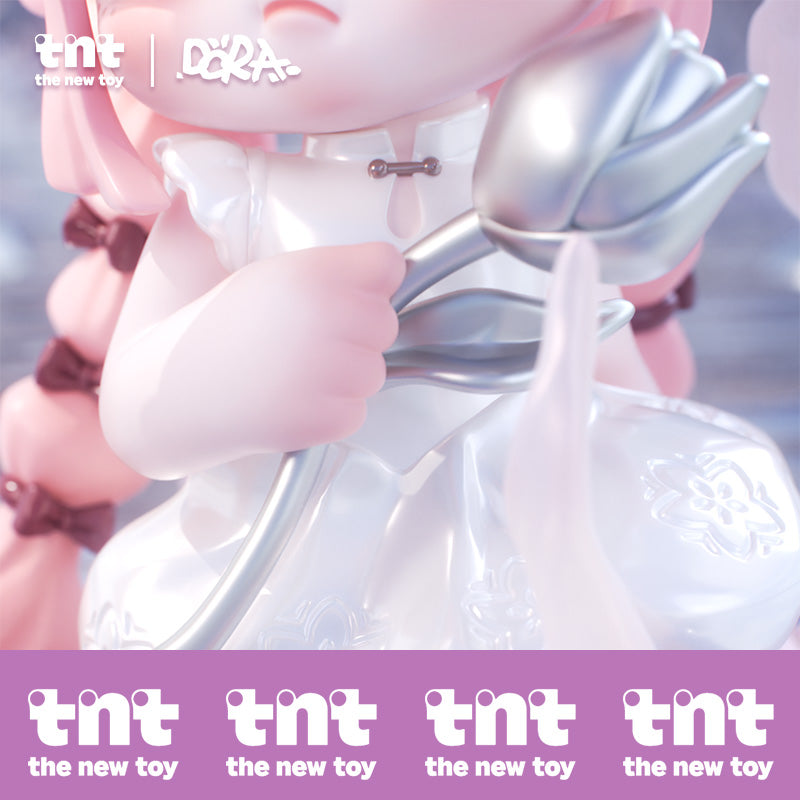 DORA Blurred View Figurine