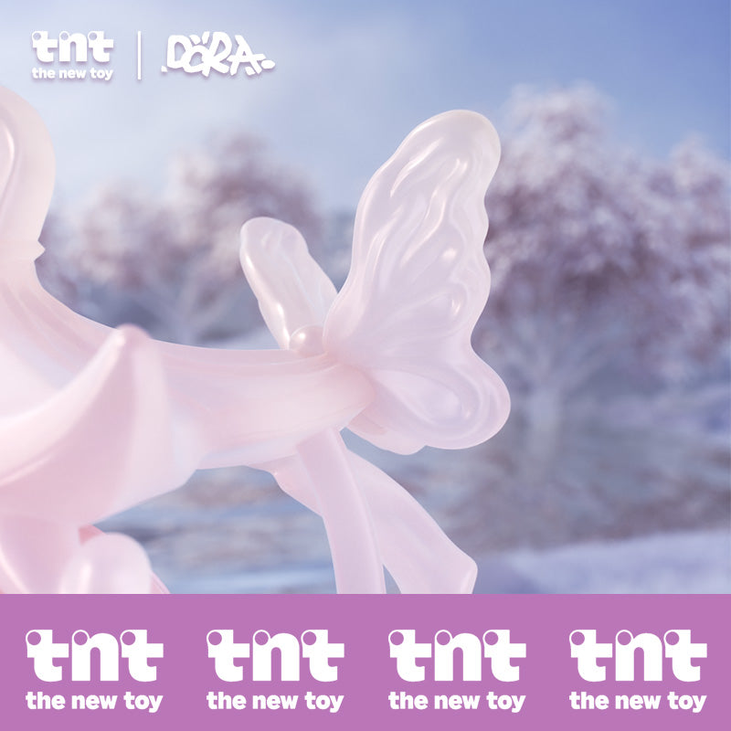 DORA Blurred View Figurine